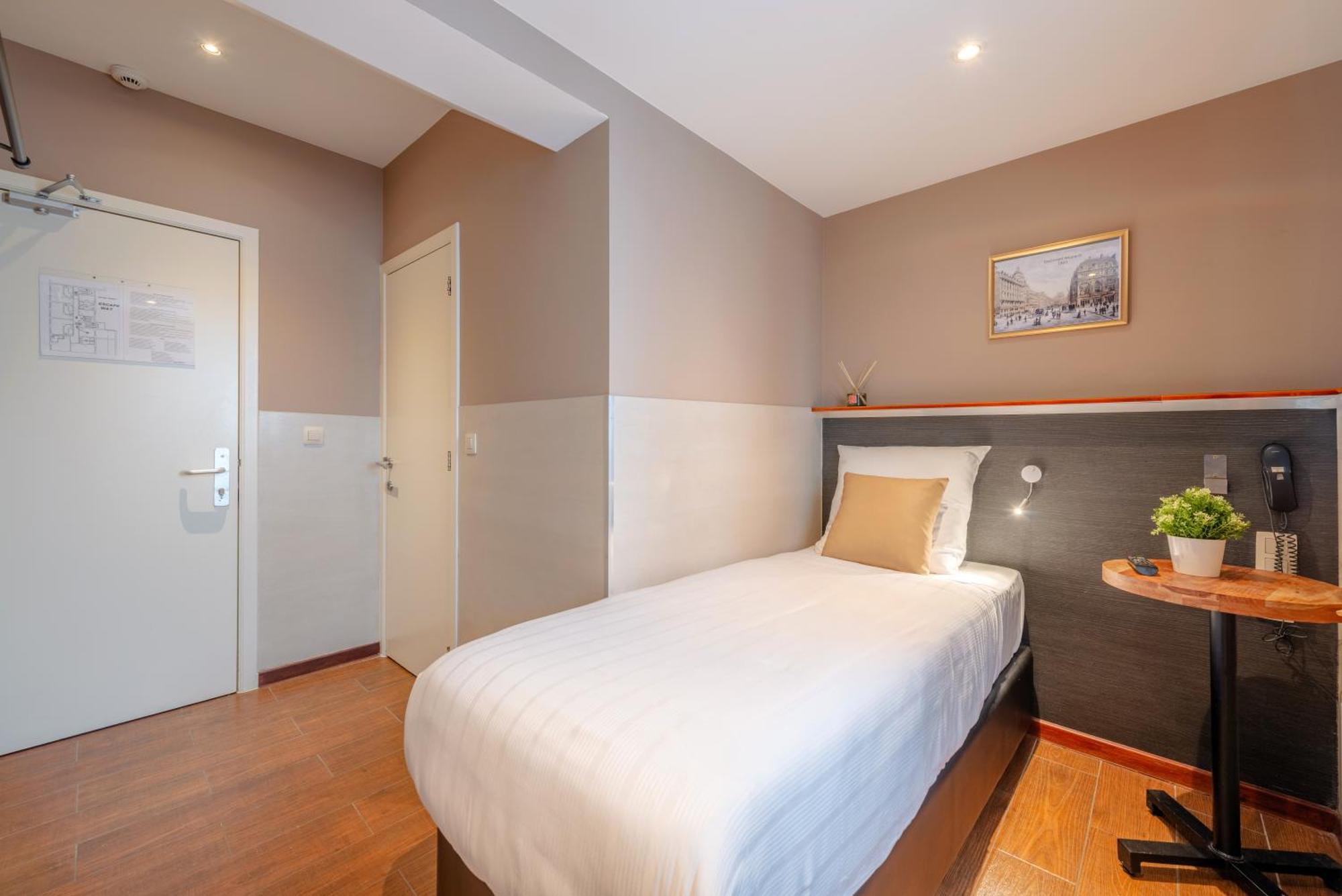 Hotel Barry 2*